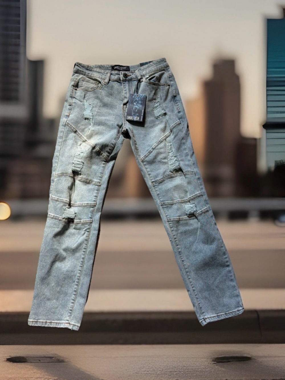 Smoke & Ash Premium Denim Men’s Size W30-L30 Light Wash Distressed Jeans. NWT.